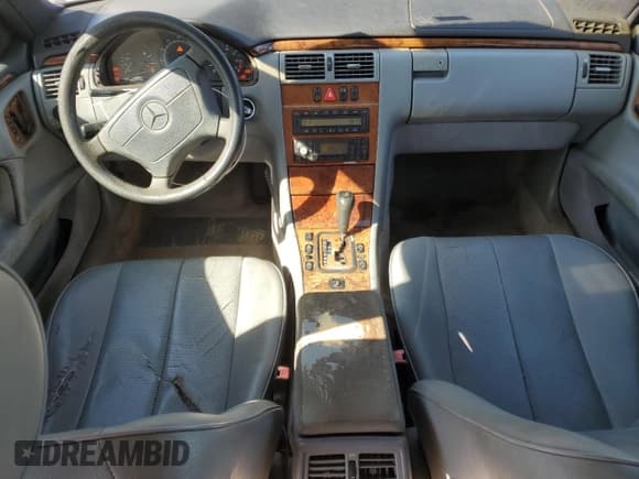 ✅ 1999 Mercedes-Benz E 320 • VIN: WDBJH65F4XA727318 • Lot: 45497395. Listed on Copart with 316,465 mi. Free auction sales archive from the USA and detailed vehicle history report at DreamBid. Image 8.
