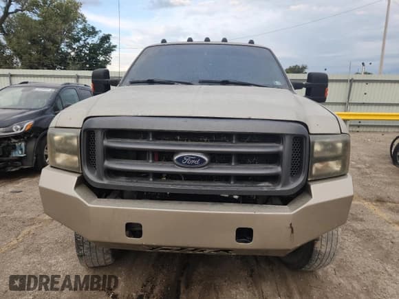 ✅ 2004 Ford Excursion Limited • VIN: 1FMSU43PX4EB11978 • Лот: 84804975. Опубликован ранее на Copart с пробегом 209 459 миль. Бесплатный доступ к архиву аукционных продаж из США и подробный отчёт об истории автомобиля на DreamBid. Изображение 5.