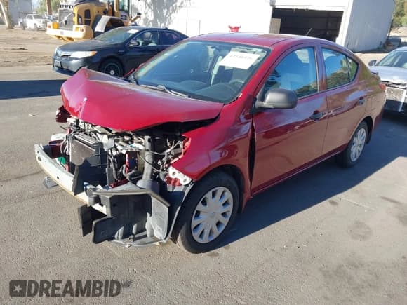 ✅ 2014 Nissan Versa SV • VIN: 3N1CN7APXEL848127 • Lot: 43540526. Wystawiony na IAAI z przebiegiem 128 979 mil. Bezpłatny archiwum sprzedaży aukcyjnych z USA i szczegółowy raport historii pojazdu na DreamBid. Zdjęcie 2.