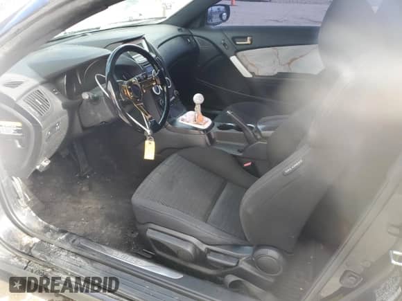 2013 Hyundai Genesis Coupe R-Spec с VIN KMHHT6KD1DU092730, выставлен на аукционе Copart как лот 41776245 с пробегом 83 996 миль миль и Списание • Salvage title. История ставок и продаж доступна на DreamBid. Изображение 7.