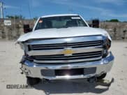 ✅ 2018 Chevrolet Silverado 2500HD Work Truck • VIN: 1GC2CUEG8JZ262116 • Lot: 84633705. Wystawiony na Copart z przebiegiem Nie podano. Bezpłatny archiwum sprzedaży aukcyjnych z USA i szczegółowy raport historii pojazdu na DreamBid. Zdjęcie 5.
