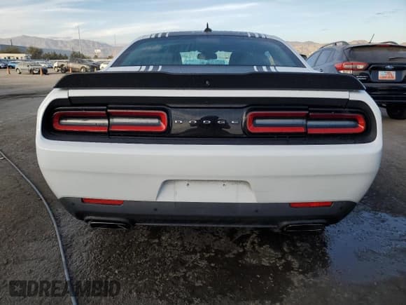 ✅ 2016 Dodge Challenger R/T Scat Pack • VIN: 2C3CDZFJ2GH245141 • Lot: 81559993. Wystawiony na Copart z przebiegiem 46 285 mil. Bezpłatny archiwum sprzedaży aukcyjnych z USA i szczegółowy raport historii pojazdu na DreamBid. Zdjęcie 6.