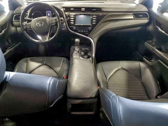 ✅ 2019 Toyota Camry SE • VIN: 4T1B11HK8KU182085 • Лот: 95648985. Опубликован ранее на Copart с пробегом Не указан. Бесплатный доступ к архиву аукционных продаж из США и подробный отчёт об истории автомобиля на DreamBid. Изображение 8.