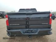 ✅ 2019 Chevrolet Silverado 1500 Custom • VIN: 1GCRYBEH8KZ309918 • Lot: 60553895. Wystawiony na Copart z przebiegiem 105 998 mil. Bezpłatny archiwum sprzedaży aukcyjnych z USA i szczegółowy raport historii pojazdu na DreamBid. Zdjęcie 6.