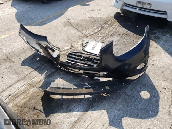 ✅ 2011 Hyundai Santa Fe GLS • VIN: 5XYZG4AG1BG035732 • Lot: 69041484. Listed on Copart with 177,215 mi. Free auction sales archive from the USA and detailed vehicle history report at DreamBid. Image 13.