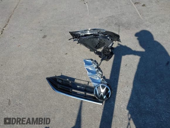 ✅ 2024 Volkswagen Tiguan SE R-Line Black • VIN: 3VV8B7AX9RM099771 • Lot: 42948635. Wystawiony na IAAI z przebiegiem 11 985 mil. Bezpłatny archiwum sprzedaży aukcyjnych z USA i szczegółowy raport historii pojazdu na DreamBid. Zdjęcie 12.