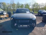 ✅ 2024 Audi Q5 S line Premium Plus • VIN: WA1E2AFY1R2128648 • Lot: 42140811. Wystawiony na IAAI z przebiegiem 1 940 mil. Bezpłatny archiwum sprzedaży aukcyjnych z USA i szczegółowy raport historii pojazdu na DreamBid. Zdjęcie 13.