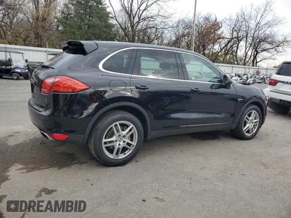 ✅ 2013 Porsche Cayenne S Hybrid • VIN: WP1AE2A25DLA14223 • Лот: 93376095. Опубликован ранее на Copart с пробегом 82 945 миль. Бесплатный доступ к архиву аукционных продаж из США и подробный отчёт об истории автомобиля на DreamBid. Изображение 3.