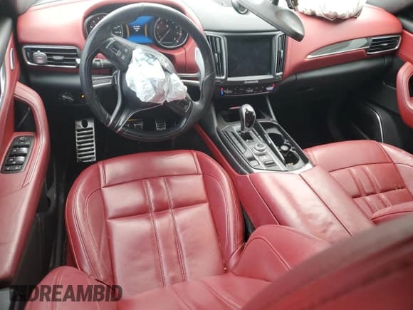 ✅ 2018 Maserati Levante S GranSport • VIN: ZN661YUS6JX268494 • Лот: 47846155. Опубликован ранее на Copart с пробегом 106 016 миль. Бесплатный доступ к архиву аукционных продаж из США и подробный отчёт об истории автомобиля на DreamBid. Изображение 8.