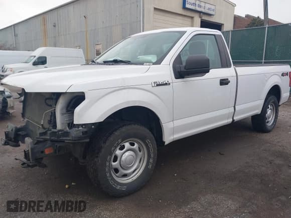 ✅ 2017 Ford F-150 XL • VIN: 1FTMF1E80HKD56985 • Lot: 43636251. Wystawiony na IAAI z przebiegiem 169 726 mil. Bezpłatny archiwum sprzedaży aukcyjnych z USA i szczegółowy raport historii pojazdu na DreamBid. Zdjęcie 18.