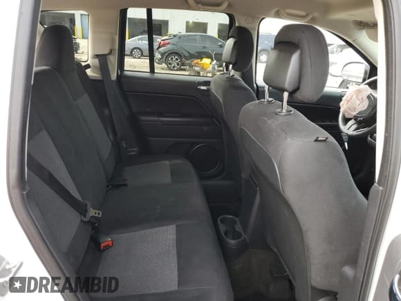 ✅ 2015 Jeep Compass Sport • VIN: 1C4NJCBB9FD274429 • Lot: 81407925. Wystawiony na Copart z przebiegiem 99 809 mil. Bezpłatny archiwum sprzedaży aukcyjnych z USA i szczegółowy raport historii pojazdu na DreamBid. Zdjęcie 11.