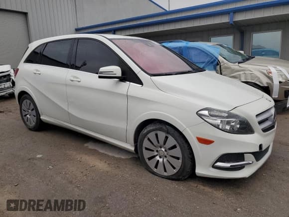 ✅ 2017 Mercedes-Benz B B 250e • VIN: WDDVP9AB9HJ014545 • Lot: 81335215. Listed on Copart with 53,034 mi. Free auction sales archive from the USA and detailed vehicle history report at DreamBid. Image 4.