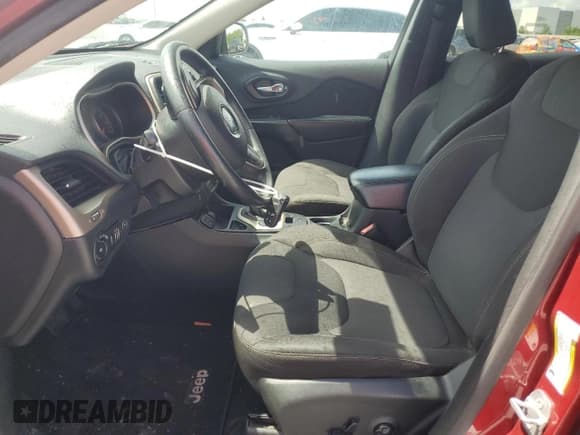 ✅ 2015 Jeep Cherokee Latitude • VIN: 1C4PJLCS9FW612049 • Lot: 68087275. Wystawiony na Copart z przebiegiem 115 607 mil. Bezpłatny archiwum sprzedaży aukcyjnych z USA i szczegółowy raport historii pojazdu na DreamBid. Zdjęcie 7.