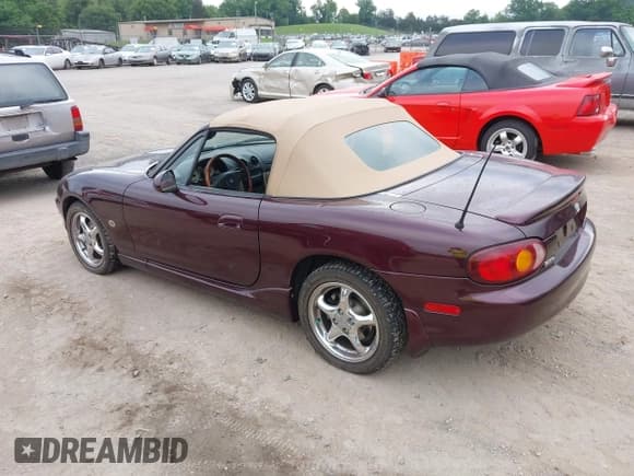✅ 2000 Mazda MX-5 Miata • VIN: JM1NB3536Y0147844 • Lot: 42217215. Listed on IAAI with 94,806 mi. Free auction sales archive from the USA and detailed vehicle history report at DreamBid. Image 3.