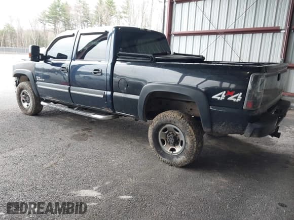 ✅ 2005 Chevrolet Silverado 2500HD LS • VIN: 1GCHK232X5F862104 • Лот: 42075091. Опубликован ранее на IAAI с пробегом 219 759 миль. Бесплатный доступ к архиву аукционных продаж из США и подробный отчёт об истории автомобиля на DreamBid. Изображение 3.