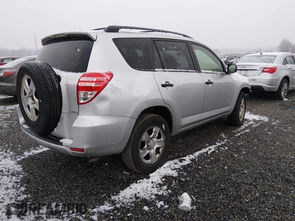 ✅ 2012 Toyota RAV4 • VIN: JTMBF4DV5C5053286 • Lot: 43867420. Listed on IAAI with 218,383 mi. Free auction sales archive from the USA and detailed vehicle history report at DreamBid. Image 4.