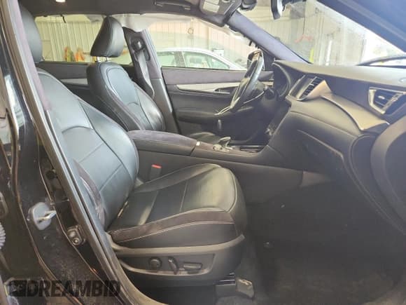 ✅ 2019 Infiniti QX50 Essential • VIN: 3PCAJ5M33KF125145 • Lot: 84729035. Wystawiony na Copart z przebiegiem 99 364 mil. Bezpłatny archiwum sprzedaży aukcyjnych z USA i szczegółowy raport historii pojazdu na DreamBid. Zdjęcie 7.