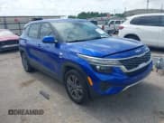 ✅ 2022 Kia Seltos LX • VIN: KNDEPCAA3N7322222 • Lot: 42672250. Wystawiony na IAAI z przebiegiem 48 074 mil. Bezpłatny archiwum sprzedaży aukcyjnych z USA i szczegółowy raport historii pojazdu na DreamBid. Zdjęcie 1.