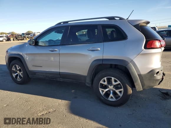 ✅ 2014 Jeep Cherokee Trailhawk • VIN: 1C4PJMBS7EW232097 • Lot: 90146935. Wystawiony na Copart z przebiegiem 130 148 mil. Bezpłatny archiwum sprzedaży aukcyjnych z USA i szczegółowy raport historii pojazdu na DreamBid. Zdjęcie 2.