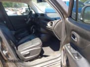 ✅ 2016 Jeep Renegade Limited • VIN: ZACCJADT0GPC91124 • Lot: 42019518. Wystawiony na IAAI z przebiegiem 131 471 mil. Bezpłatny archiwum sprzedaży aukcyjnych z USA i szczegółowy raport historii pojazdu na DreamBid. Zdjęcie 5.