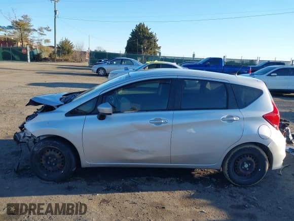 ✅ 2017 Nissan Note SV • VIN: 3N1CE2CP5HL375340 • Lot: 41577032. Listed on IAAI with 51,811 mi. Free auction sales archive from the USA and detailed vehicle history report at DreamBid. Image 15.