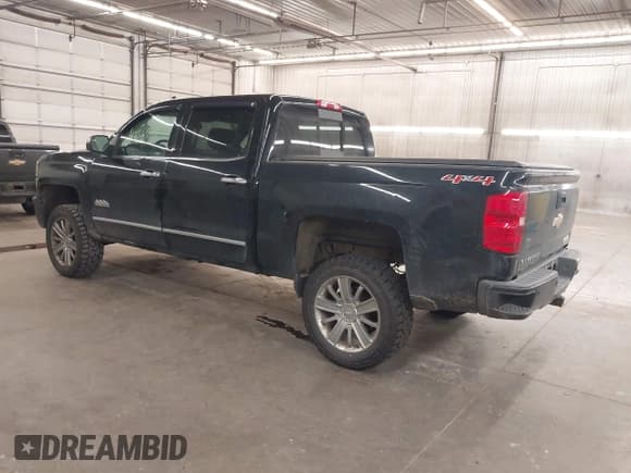 ✅ 2015 Chevrolet Silverado 1500 High Country • VIN: 3GCUKTEJXFG465713 • Лот: 42523048. Опубликован ранее на IAAI с пробегом 177 361 миль. Бесплатный доступ к архиву аукционных продаж из США и подробный отчёт об истории автомобиля на DreamBid. Изображение 3.