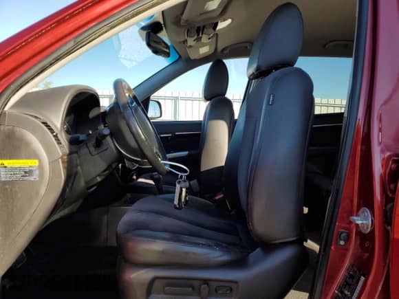 2010 Hyundai Santa Fe SE с VIN 5NMSH4AG0AH368927, выставлен на аукционе Copart как лот 76282484 с пробегом 95 736 миль миль и Чистый • Clean title. История ставок и продаж доступна на DreamBid. Изображение 7.