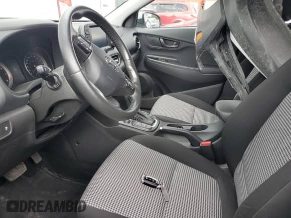 2021 Hyundai Kona SEL z VIN KM8K2CAA1MU696213, wystawiony jako Copart lot #65401865 z przebiegiem 53 974 mil mil oraz Szkoda całkowita • Salvage title. Historia ofert i sprzedaży dostępna na DreamBid. Obrazek 7.