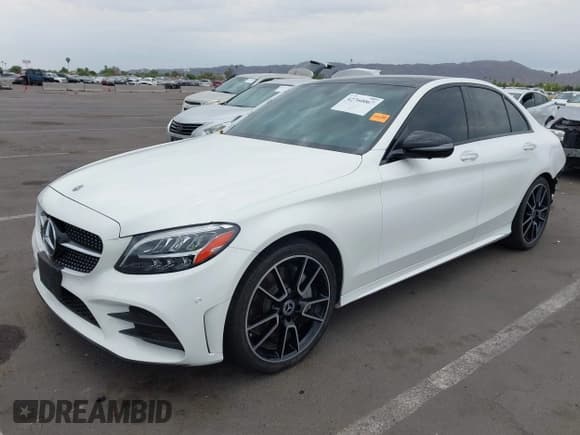 ✅ 2019 Mercedes-Benz C 300 • VIN: 55SWF8EBXKU306059 • Lot: 42760067. Wystawiony na IAAI z przebiegiem 21 034 mil. Bezpłatny archiwum sprzedaży aukcyjnych z USA i szczegółowy raport historii pojazdu na DreamBid. Zdjęcie 2.