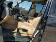 ✅ 2008 Land Rover LR3 SE • VIN: SALAE25498A451424 • Lot: 74701664. Wystawiony na Copart z przebiegiem 170 437 mil. Bezpłatny archiwum sprzedaży aukcyjnych z USA i szczegółowy raport historii pojazdu na DreamBid. Zdjęcie 7.