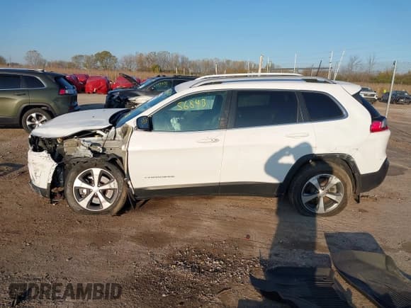 ✅ 2020 Jeep Cherokee Limited • VIN: 1C4PJMDX1LD604499 • Lot: 43556843. Wystawiony na IAAI z przebiegiem 61 357 mil. Bezpłatny archiwum sprzedaży aukcyjnych z USA i szczegółowy raport historii pojazdu na DreamBid. Zdjęcie 15.