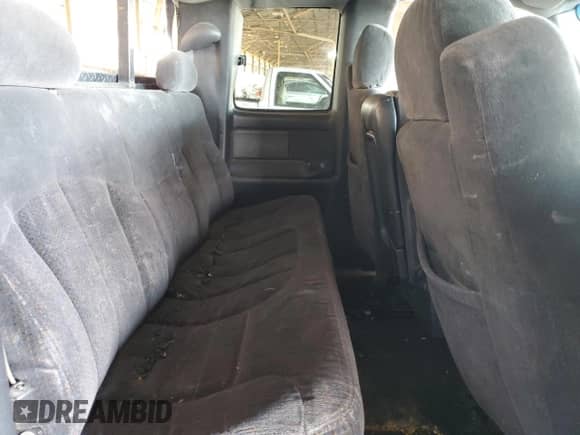 ✅ 1999 Chevrolet Silverado 1500 LS • VIN: 1GCEC19V0XZ107282 • Lot: 70884964. Wystawiony na Copart z przebiegiem 339 173 mil mil. Skorzystaj z bezpłatnego archiwum sprzedaży aukcyjnych z USA i zobacz szczegółowy raport historii pojazdu na DreamBid. Zdjęcie 11.