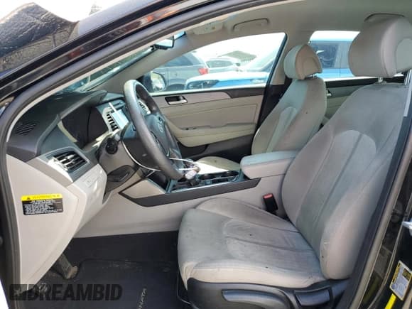 ✅ 2017 Hyundai Sonata SE • VIN: KMHE24L19HA051476 • Lot: 47921523. Listed on Copart with 110,826 mi. Free auction sales archive from the USA and detailed vehicle history report at DreamBid. Image 7.