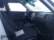 ✅ 2014 Kia Soul • VIN: KNDJN2A22E7064959 • Lot: 43786691. Wystawiony na IAAI z przebiegiem Nie podano. Bezpłatny archiwum sprzedaży aukcyjnych z USA i szczegółowy raport historii pojazdu na DreamBid. Zdjęcie 5.