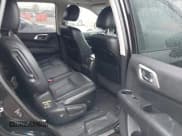 ✅ 2016 Nissan Pathfinder Platinum • VIN: 5N1AR2MN9GC627750 • Lot: 43442647. Wystawiony na IAAI z przebiegiem 86 533 mil. Bezpłatny archiwum sprzedaży aukcyjnych z USA i szczegółowy raport historii pojazdu na DreamBid. Zdjęcie 8.