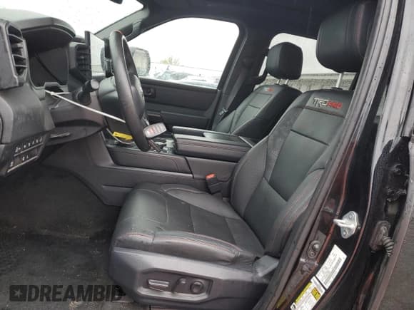 ✅ 2024 Toyota Tundra TRD Pro Hybrid • VIN: 5TFPC5DB3RX084303 • Lot: 86439855. Wystawiony na Copart z przebiegiem 26 789 mil. Bezpłatny archiwum sprzedaży aukcyjnych z USA i szczegółowy raport historii pojazdu na DreamBid. Zdjęcie 7.