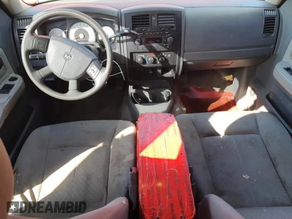 ✅ 2007 Dodge Dakota ST • VIN: 1D7HE22K97S213063 • Лот: 91162835. Опубликован ранее на Copart с пробегом 186 258 миль. Бесплатный доступ к архиву аукционных продаж из США и подробный отчёт об истории автомобиля на DreamBid. Изображение 8.