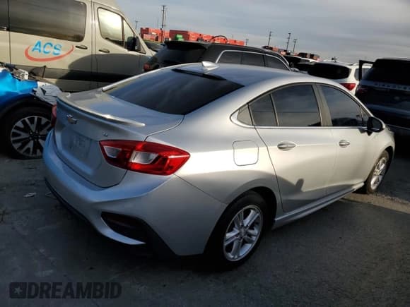 ✅ 2017 Chevrolet Cruze LT • VIN: 1G1BE5SM2H7249807 • Lot: 41033443. Wystawiony na Copart z przebiegiem 97 935 mil. Bezpłatny archiwum sprzedaży aukcyjnych z USA i szczegółowy raport historii pojazdu na DreamBid. Zdjęcie 3.