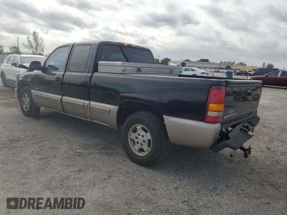 ✅ 2002 Chevrolet Silverado 1500 LS • VIN: 2GCEC19V321406525 • Лот: 76582274. Опубликован ранее на Copart с пробегом 161 645 миль. Бесплатный доступ к архиву аукционных продаж из США и подробный отчёт об истории автомобиля на DreamBid. Изображение 2.