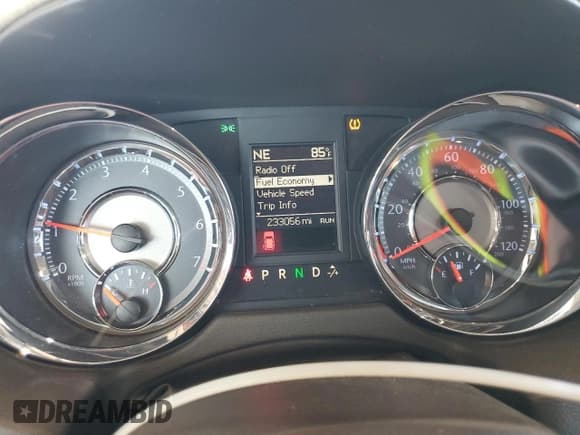 ✅ 2014 Chrysler Town & Country Touring • VIN: 2C4RC1BG4ER408125 • Лот: 70300125. Опубликован ранее на Copart с пробегом 233 056 миль. Бесплатный доступ к архиву аукционных продаж из США и подробный отчёт об истории автомобиля на DreamBid. Изображение 9.