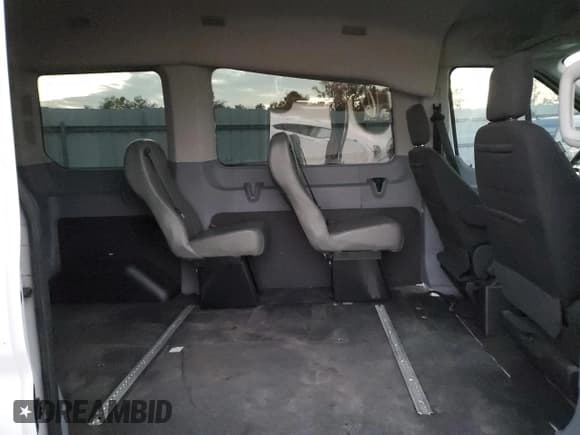 ✅ 2019 Ford Transit XL • VIN: 1FDZK1CM9KKA19266 • Lot: 90782855. Wystawiony na Copart z przebiegiem 46 995 mil. Bezpłatny archiwum sprzedaży aukcyjnych z USA i szczegółowy raport historii pojazdu na DreamBid. Zdjęcie 11.