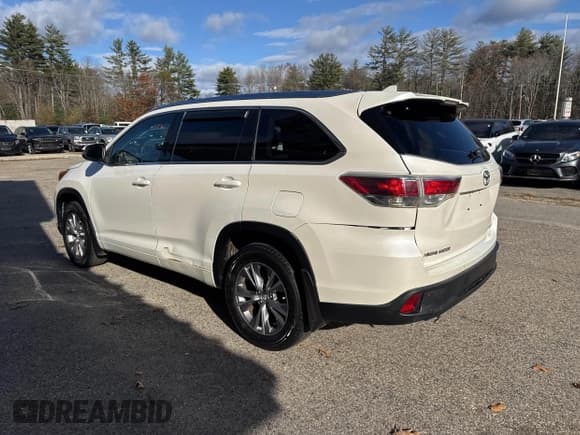 ✅ 2015 Toyota Highlander XLE • VIN: 5TDJKRFHXFS168878 • Лот: 43732761. Опубликован ранее на IAAI с пробегом 241 991 миль. Бесплатный доступ к архиву аукционных продаж из США и подробный отчёт об истории автомобиля на DreamBid. Изображение 3.