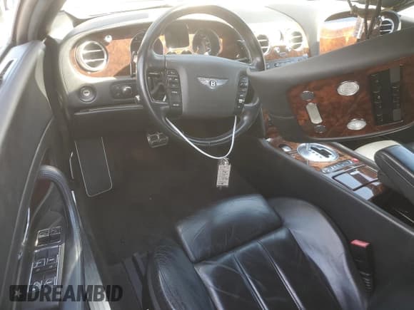 ✅ 2005 Bentley Continental GT GT • VIN: SCBCR63W75C024732 • Lot: 80262315. Wystawiony na Copart z przebiegiem 57 849 mil. Bezpłatny archiwum sprzedaży aukcyjnych z USA i szczegółowy raport historii pojazdu na DreamBid. Zdjęcie 8.