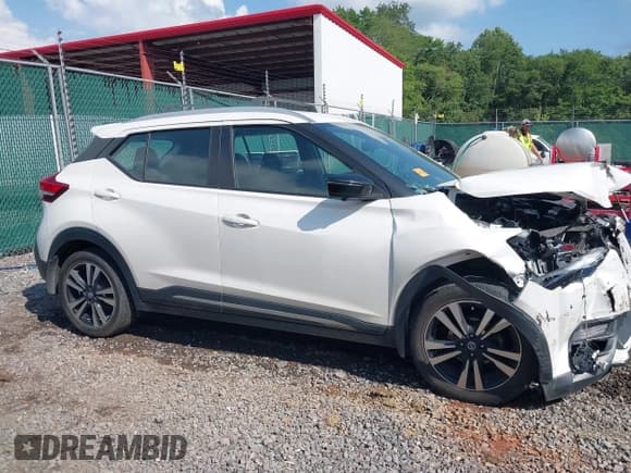 ✅ 2019 Nissan Kicks SV • VIN: 3N1CP5CU7KL527403 • Lot: 42868226. Wystawiony na IAAI z przebiegiem 66 801 mil. Bezpłatny archiwum sprzedaży aukcyjnych z USA i szczegółowy raport historii pojazdu na DreamBid. Zdjęcie 14.