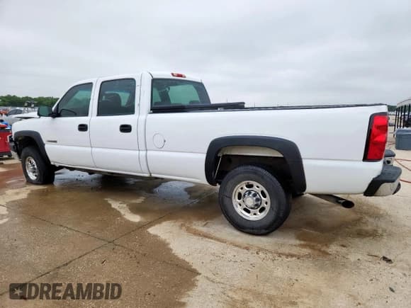 ✅ 2006 Chevrolet Silverado 2500HD Work Truck • VIN: 1GCHC23U56F226352 • Лот: 58729325. Опубликован ранее на Copart с пробегом 243 826 миль. Бесплатный доступ к архиву аукционных продаж из США и подробный отчёт об истории автомобиля на DreamBid. Изображение 2.