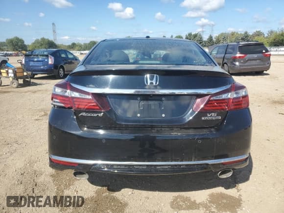 ✅ 2017 Honda Accord Touring • VIN: 1HGCR3F94HA003856 • Lot: 82158625. Wystawiony na Copart z przebiegiem Nie podano. Bezpłatny archiwum sprzedaży aukcyjnych z USA i szczegółowy raport historii pojazdu na DreamBid. Zdjęcie 6.
