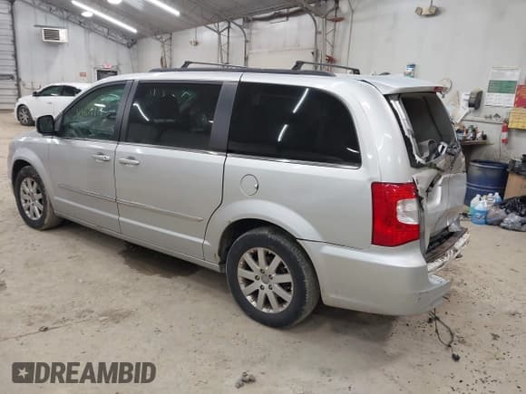 ✅ 2011 Chrysler Town & Country Touring • VIN: 2A4RR8DG0BR784363 • Lot: 43677916. Wystawiony na IAAI z przebiegiem 227 780 mil. Bezpłatny archiwum sprzedaży aukcyjnych z USA i szczegółowy raport historii pojazdu na DreamBid. Zdjęcie 3.