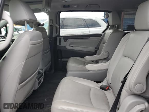 ✅ 2018 Honda Odyssey Elite • VIN: 5FNRL6H94JB013762 • Lot: 60725905. Listed on Copart with 98,286 mi. Free auction sales archive from the USA and detailed vehicle history report at DreamBid. Image 11.