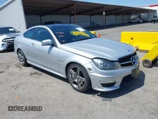 ✅ 2012 Mercedes-Benz C 63 AMG • VIN: WDDGJ7HB6CF778031 • Lot: 42484157. Wystawiony na IAAI z przebiegiem 87 026 mil. Bezpłatny archiwum sprzedaży aukcyjnych z USA i szczegółowy raport historii pojazdu na DreamBid. Zdjęcie 1.