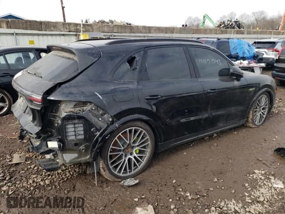 ✅ 2023 Porsche Cayenne E-Hybrid • VIN: WP1AE2AYXPDA12485 • Lot: 43515924. Wystawiony na Copart z przebiegiem Nie podano. Bezpłatny archiwum sprzedaży aukcyjnych z USA i szczegółowy raport historii pojazdu na DreamBid. Zdjęcie 3.